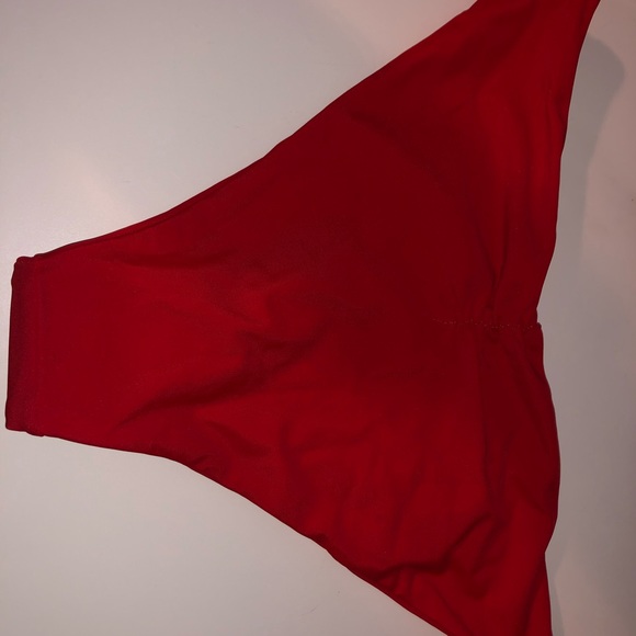 New Red Bikini Set - Picture 5 of 6